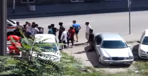 Tuča u Bihaću kod kladionice, jedno lice povrijeđeno