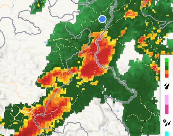 Olujno nevrijeme tutnji Srbijom