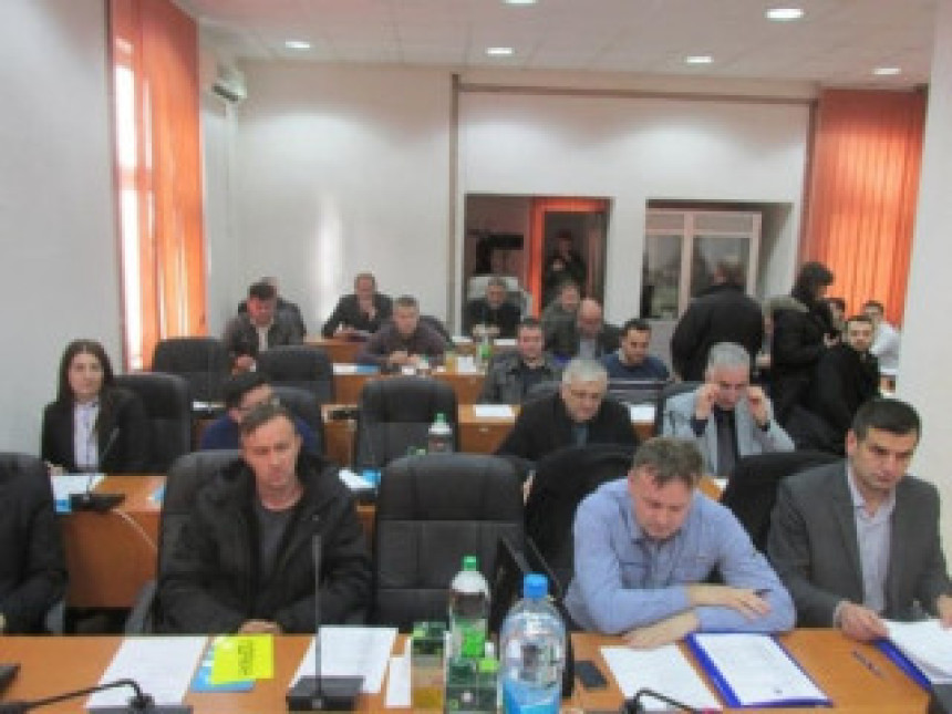 На локалу власт за подршку Додику