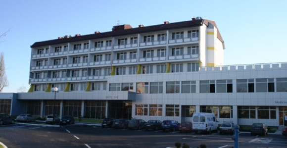 Опозиција код Додика, у суботу збор код Вучића