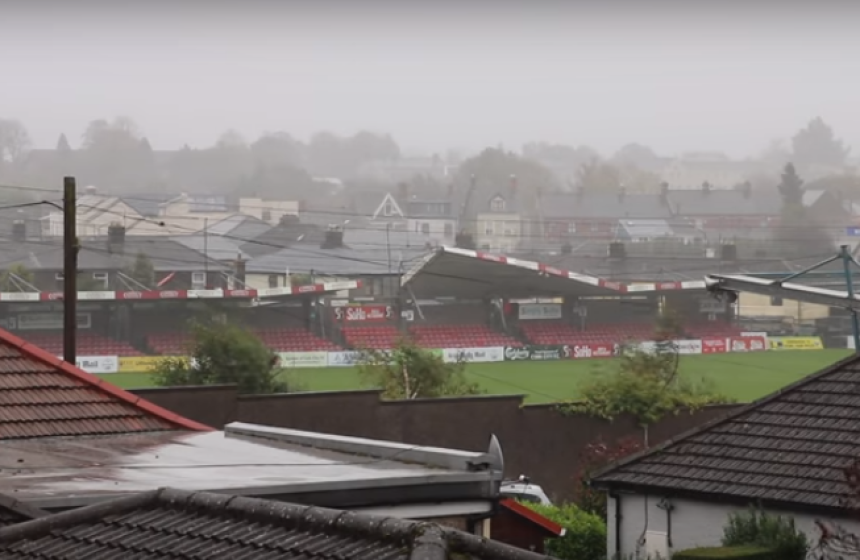 Video: ''Ofelija'' srušila krov na stadionu u Korku!