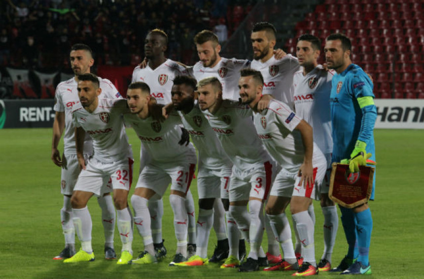 LE: Raport iz Albanije, iz tabora Skenderbega...