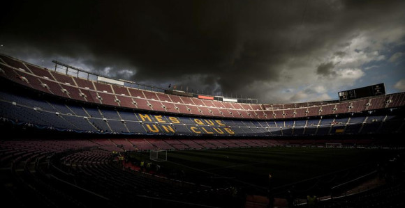 LŠ: Barselona piše poruku - transparent od 45 metara!