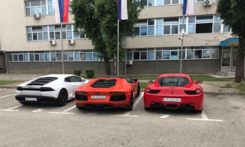 Policija vratila oduzeti ferari i lamborginije