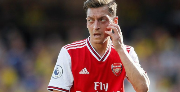 Ozil se inati: Ne idem ja nigdje!