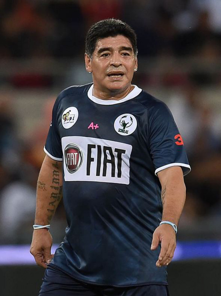 Gojazni Maradona ponovo operisan!