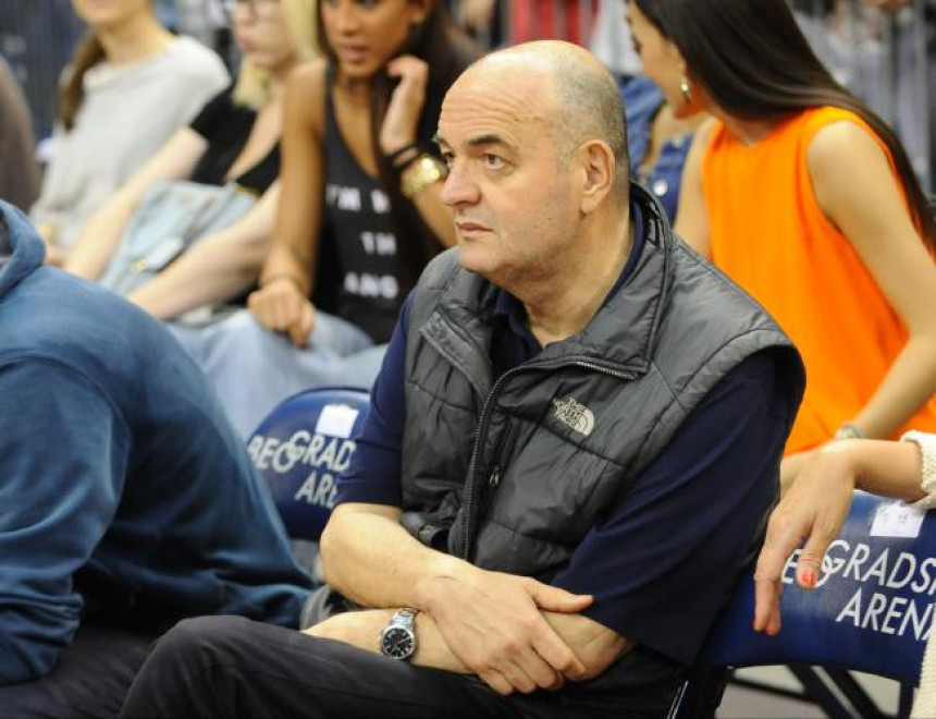 Италијани смењују Репешу, Армани хоће Вујошевића?!