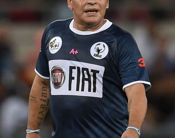 Гојазни Марадона поново оперисан!