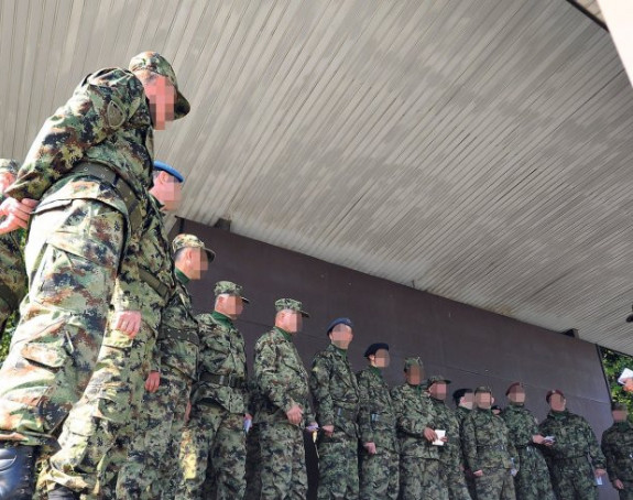 Pripadnici Vojske Srbije izlaze na ulice!