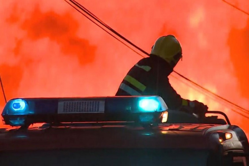 Majka i djeca se spasili od požara