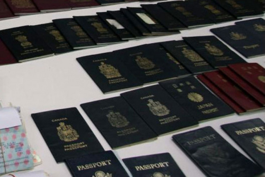 Чланови "ИД" ухапшени са 150 ЕУ пасоша