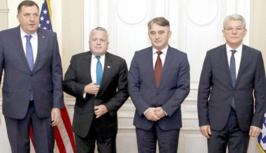 Džon Salivan sa Predsjedništvom