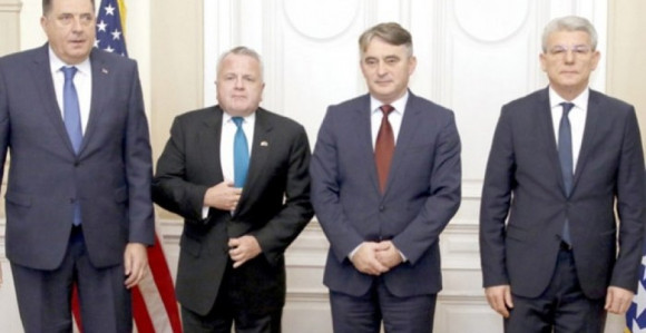 Džon Salivan sa Predsjedništvom