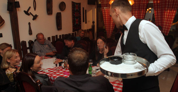 Narod štedi, ali za kafanu mora biti