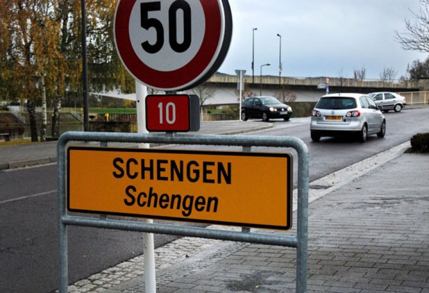 Седам држава ЕУ укинуло шенген