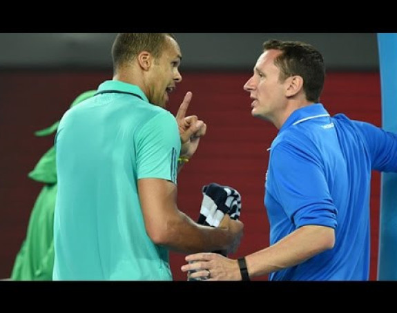 Видео - Цонги сметају ватрени навијачи: Ово је тенис!