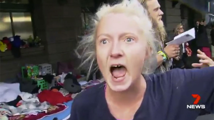 Video - Haos na AO: Policija blokirala prilaz Melburn parku!