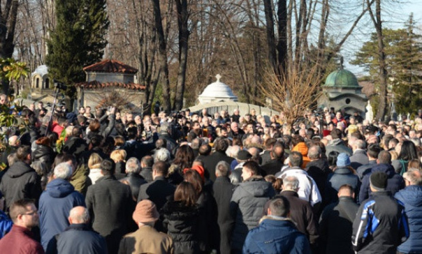 Sahranjen Oliver Ivanović 