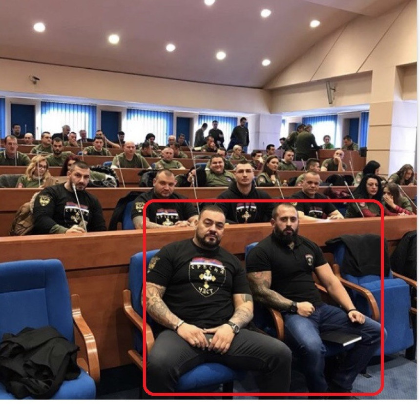 U parlamentu nisu bili naoružani