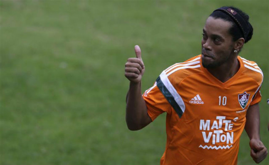 Da li biste Ronaldinju sad dali godišnju platu od 8.000.000 evra?!