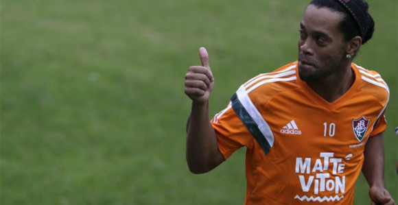 Da li biste Ronaldinju sad dali godišnju platu od 8.000.000 evra?!