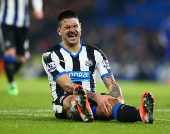 Митровић повриједио колено! Паузира неколико седмица!