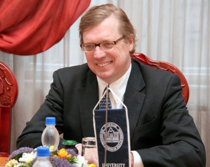Američki diplomata autor revizije