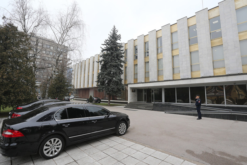 Parlament Srpske obnavlja vozni park