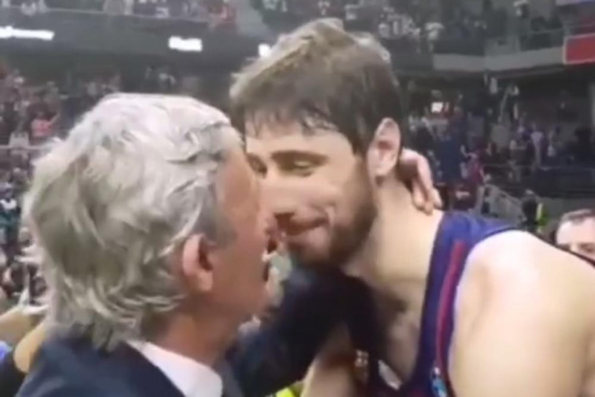 Kako Tomić poštuje Karija - triput u obraz!