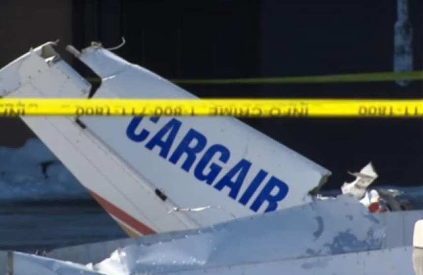 Poginuo pilot u sudaru dva aviona