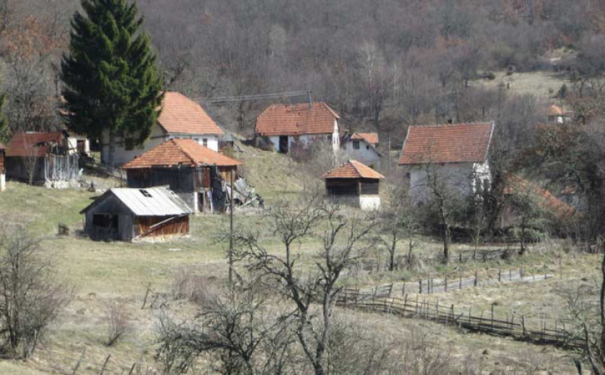 U selu žive dva stanovnika