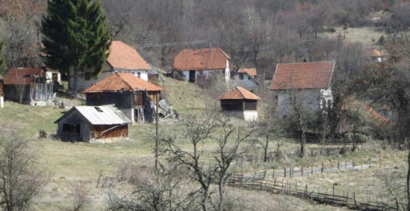 U selu žive dva stanovnika