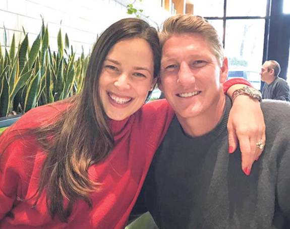 Porodila se Ana Ivanović!