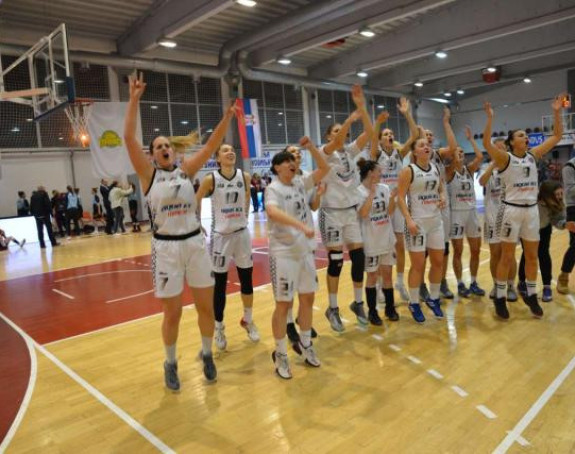Djevojke Partizana stopama muškaraca - trofej!