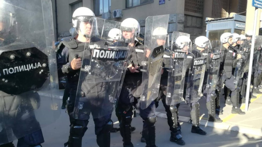 Приведено 18 лица током протеста