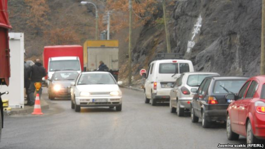 Срби прекинули блокаду прелаза Јариње