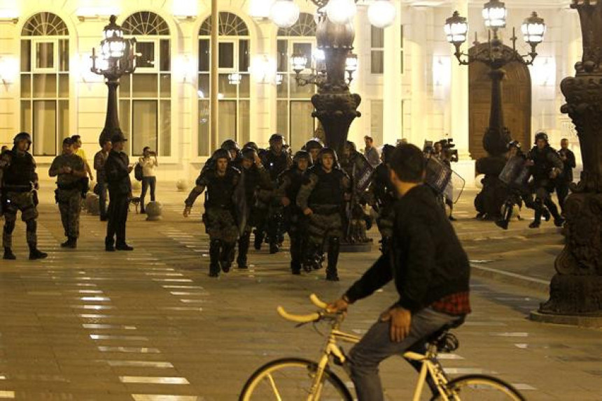 Makedonci i večeras protestuju na ulicama