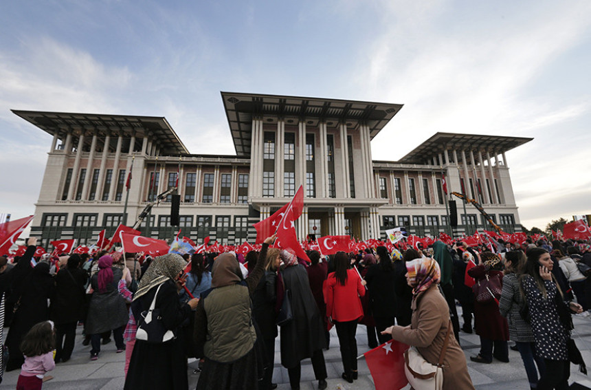 Протест у Турској: 13 ухапшених