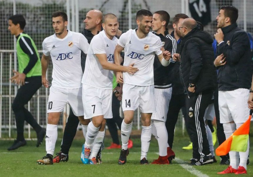 Куп: Чука ближа финалу, Партизан "издала" одбрана!