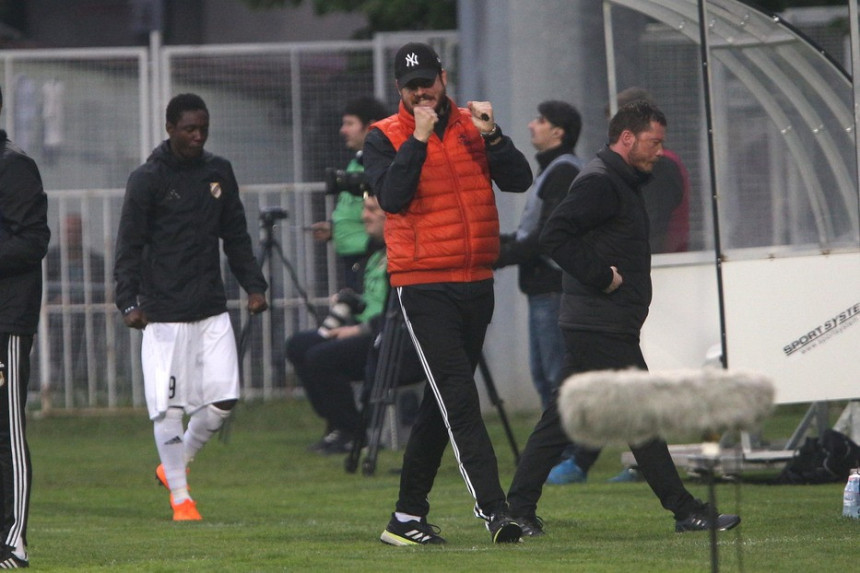Lalatović: Zašto da se vrijeđamo, kad može ovako!