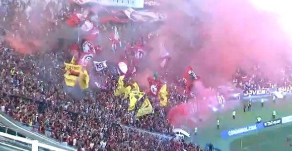 Brazilci i fudbal: Radni dan, 15h, 50.000 na treningu!