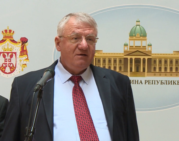 Šešelj gazio hrvatsku zastavu