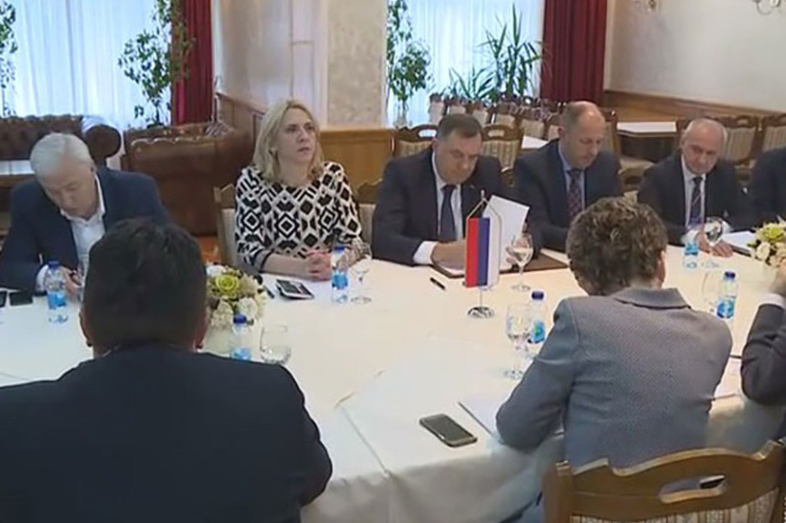 Zajedno idu do 2022. godine