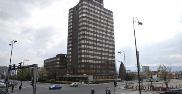 Deset miliona za cvijeće, poklone...