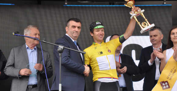 BG-BL: Novozelanđaninu Gejtu žuta majica u Vlasenici!