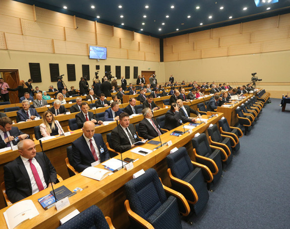 Parlament Srpske: Uvrede, optužbe...