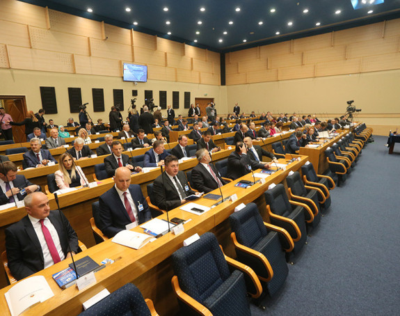 Parlament Srpske: Uvrede, optužbe...