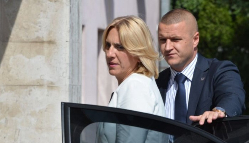 U vladi sigurna samo premijerka 