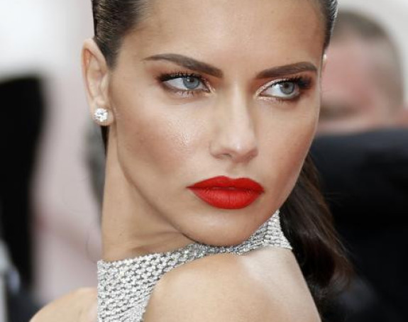 Adrijana šokirala stajlingom 