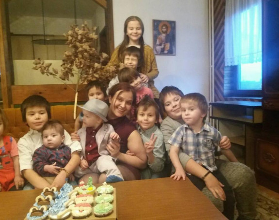 Ima 37 godina, 11 djece i posao!